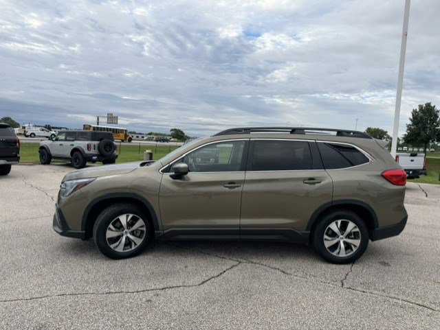 Used 2025 Subaru Ascent Premium AWD/4WD image 6