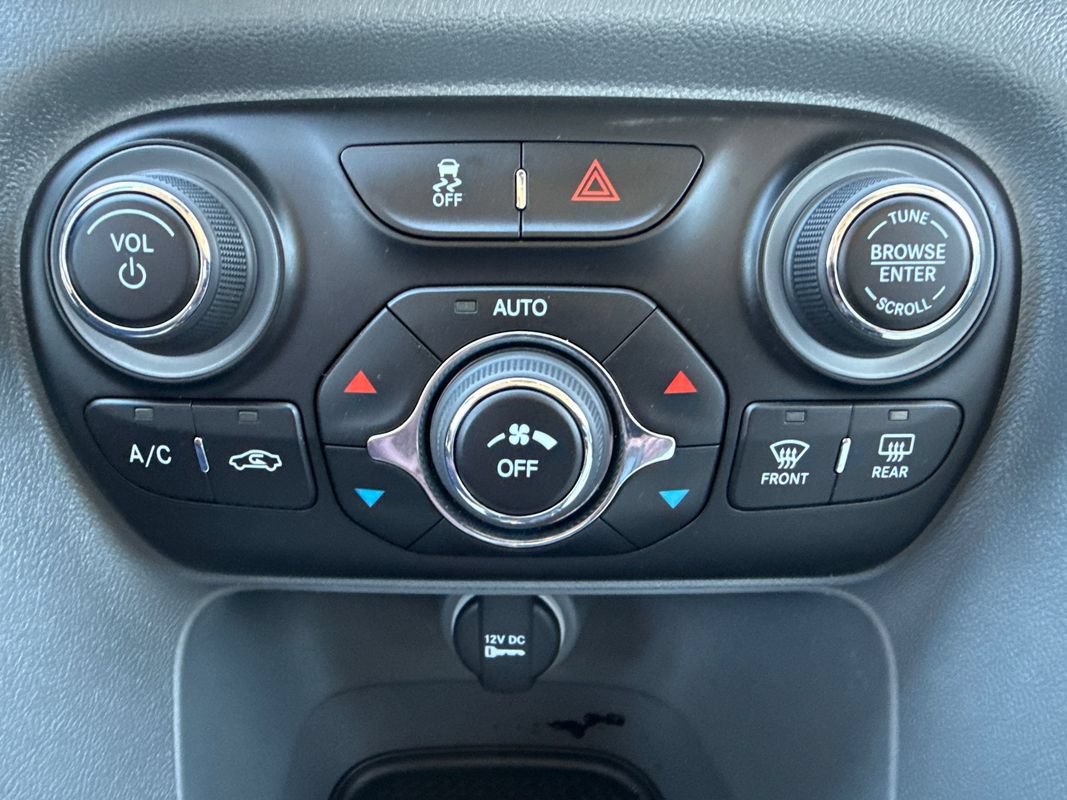 Used 2013 Dodge Dart Limited w/ Premium Group FWD image 28