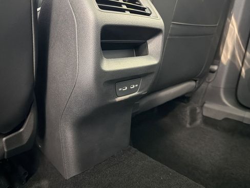 New 2026 Volkswagen Tiguan SE R-Line FWD image 32