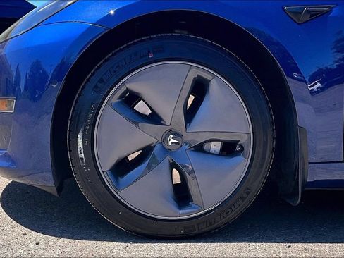Used 2021 Tesla Model 3 Standard Range Plus RWD image 12