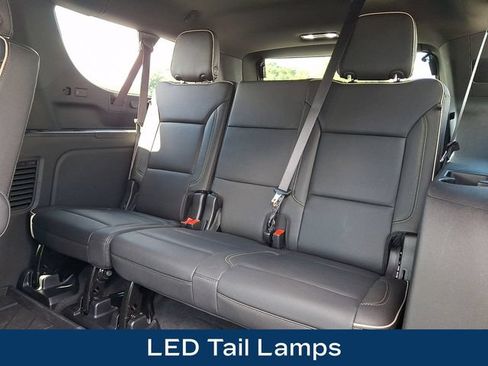 Used 2025 Chevrolet Suburban Premier AWD/4WD image 21