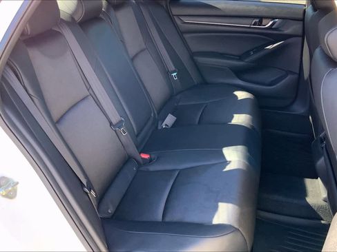Used 2019 Honda Accord Sport image 19