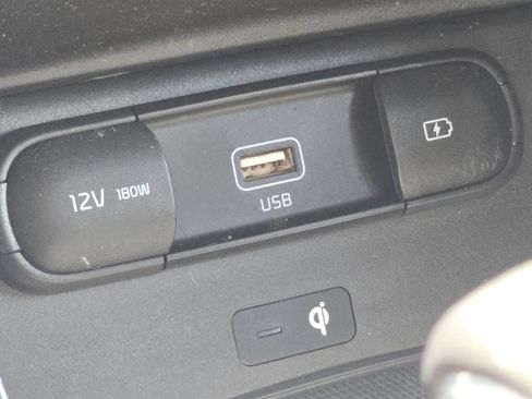 Used 2022 Kia Telluride S FWD image 31