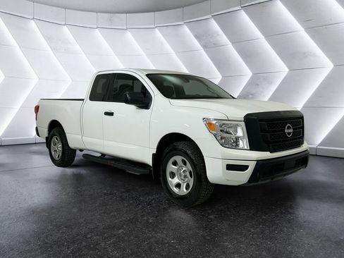 Used 2023 Nissan Titan S image 1