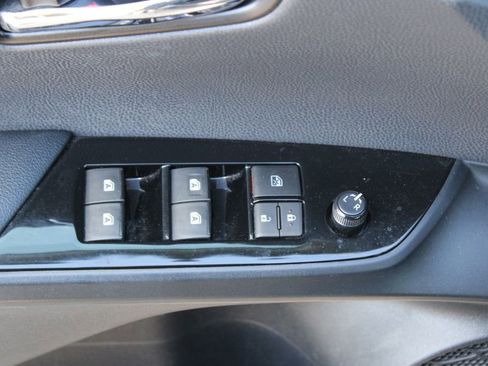 Used 2017 Toyota Prius Three w/ Carpet Mat Package FWD image 28