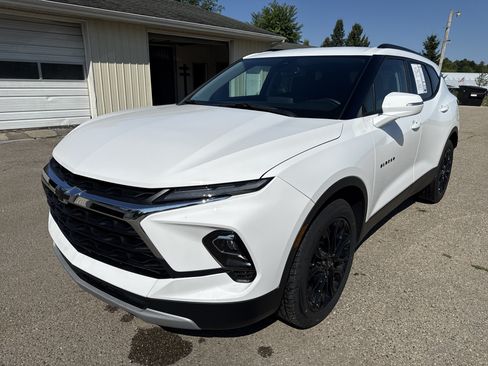 Used 2024 Chevrolet Blazer LT w/ LPO, Floor Liner Package FWD image 9