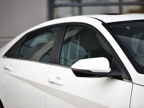 Certified 2025 Hyundai Elantra Limited image 3