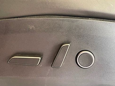 Used 2022 Tesla Model Y Performance image 13