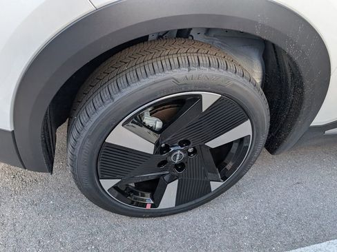 New 2025 Nissan Kicks SR FWD image 6