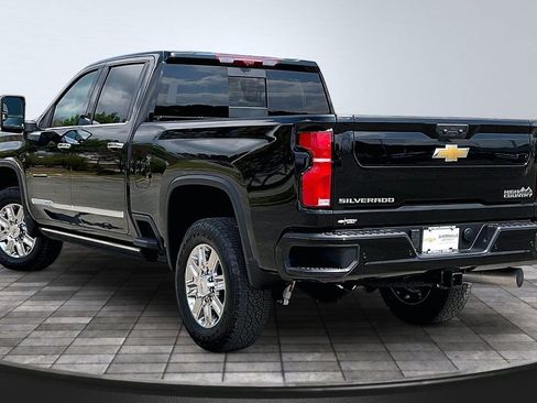 New 2026 Chevrolet Silverado 2500 High Country w/ High Country Premium Package AWD/4WD image 3