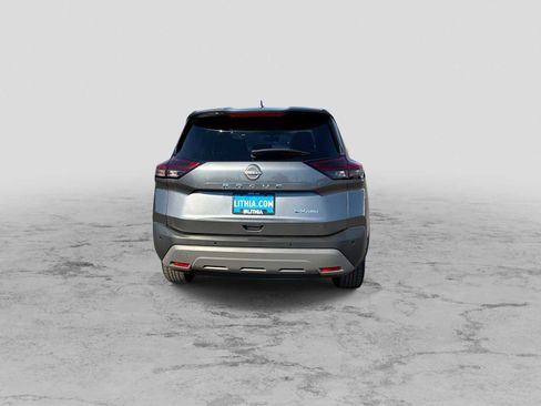 Used 2023 Nissan Rogue SV image 7