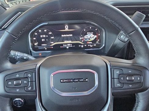 Used 2025 GMC Sierra 2500 Denali Ultimate w/ Max Trailering Package image 21