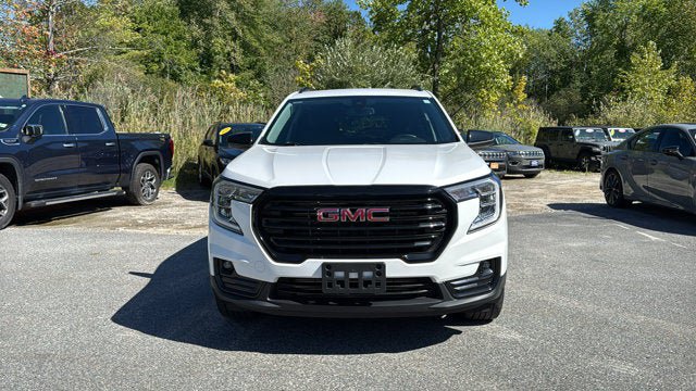 Used 2023 GMC Terrain SLT w/ Infotainment Package II AWD/4WD image 3