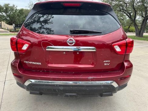 Used 2018 Nissan Pathfinder SV image 14