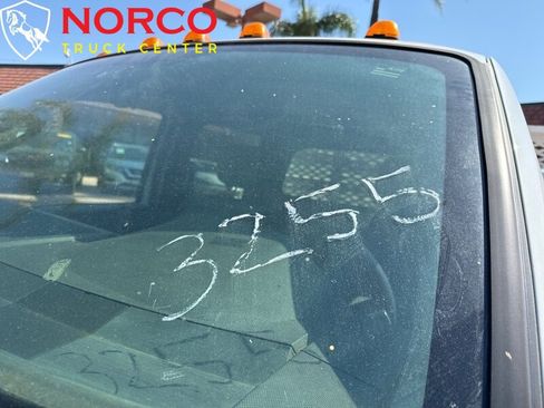 Used 2012 Ford F550 2WD Crew Cab Super Duty image 22