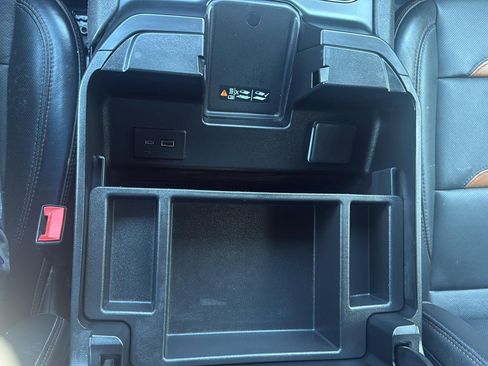 Used 2025 GMC Sierra 2500 AT4 image 27