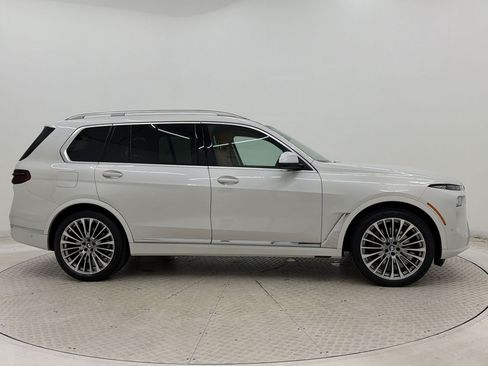 Used 2024 BMW X7 xDrive40i w/ Executive Package AWD/4WD image 8