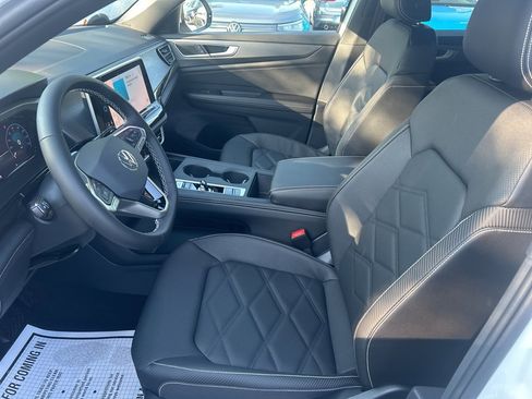 New 2026 Volkswagen Atlas Cross Sport SE image 12