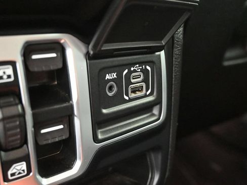 Used 2025 Jeep Wrangler Unlimited Sport AWD/4WD image 24