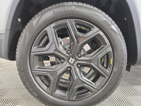 Used 2024 Rivian R1S Adventure AWD/4WD image 12
