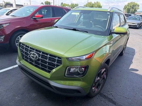 Used 2024 Hyundai Venue SEL FWD image 12