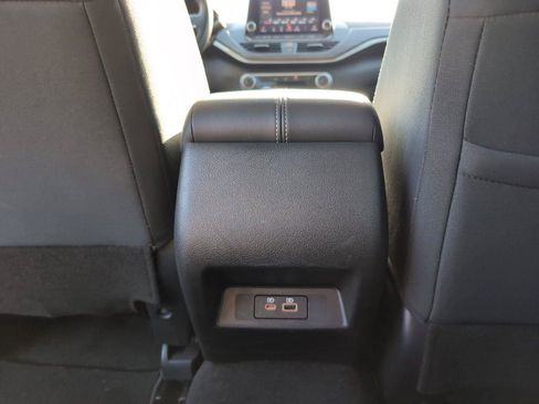 Used 2023 Nissan Altima 2.5 SV FWD image 34