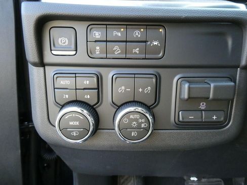 New 2026 Chevrolet Suburban High Country AWD/4WD image 25