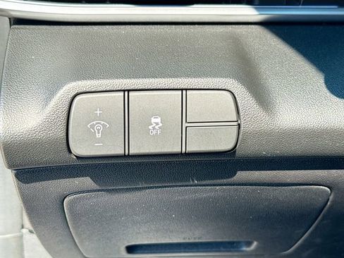 Used 2024 Hyundai Elantra SEL FWD image 10