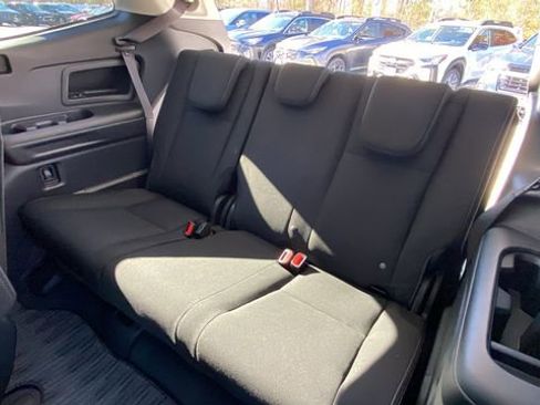 Certified 2025 Subaru Ascent Premium image 33