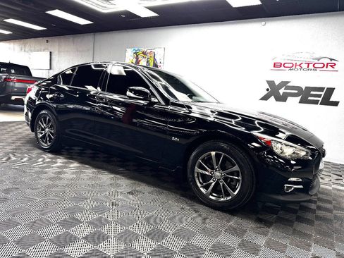 Used 2017 INFINITI Q50 Signature Edition w/ Cargo Package (L95) image 1