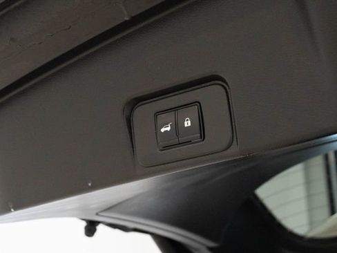 Used 2024 Nissan Rogue SV image 14