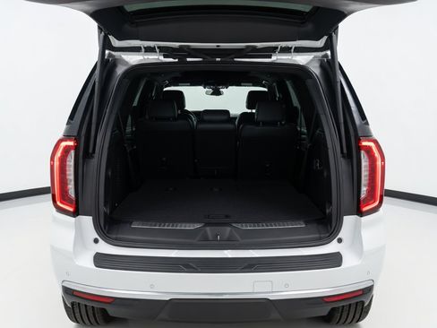 Used 2021 GMC Yukon Denali w/ Advanced Technology Package AWD/4WD image 20