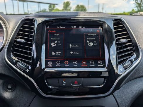 Used 2019 Jeep Cherokee Limited AWD/4WD image 27