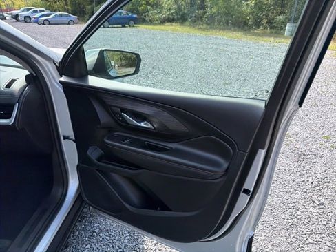 Used 2022 GMC Terrain SLT image 14