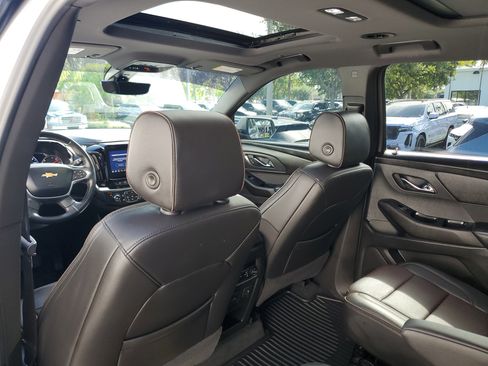 Used 2023 Chevrolet Traverse High Country FWD image 15