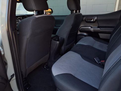 Certified 2023 Toyota Tacoma TRD Off-Road image 19