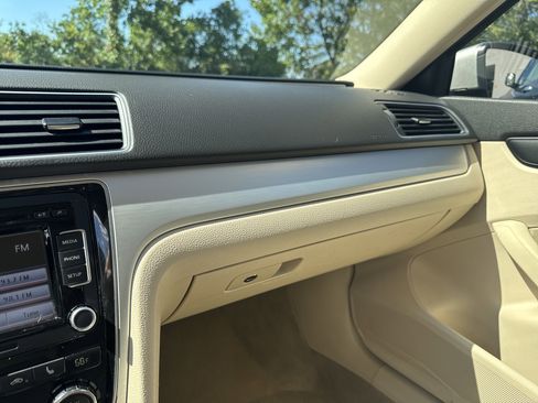 Used 2012 Volkswagen Passat 2.5 SE image 17
