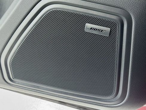 Certified 2025 Porsche Macan AWD/4WD image 12