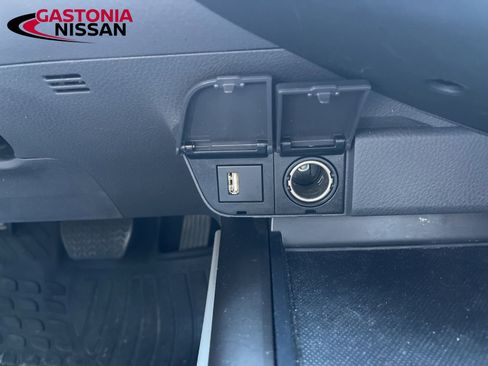 Used 2022 Toyota Camry SE image 35