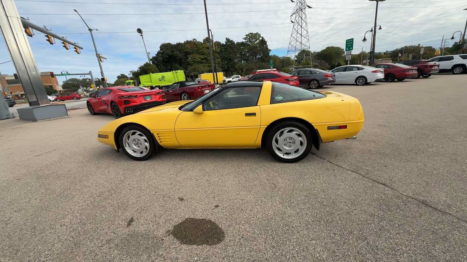Used 1991 Chevrolet Corvette Coupe RWD image 5