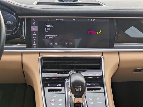 Used 2018 Porsche Panamera 4 image 15