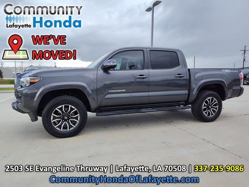 Used 2020 Toyota Tacoma TRD Sport w/ Technology Package RWD image 3