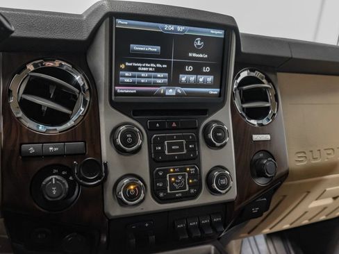 Used 2016 Ford F250 Lariat w/ Lariat Interior Package image 23