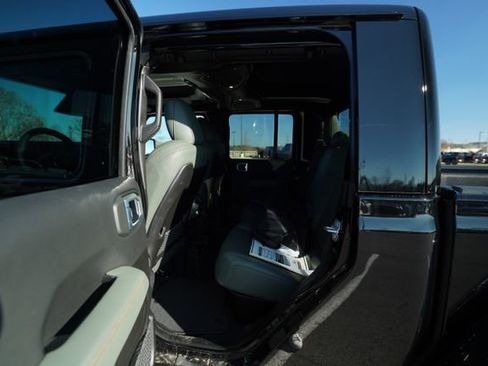 New 2026 Jeep Gladiator Mojave image 13
