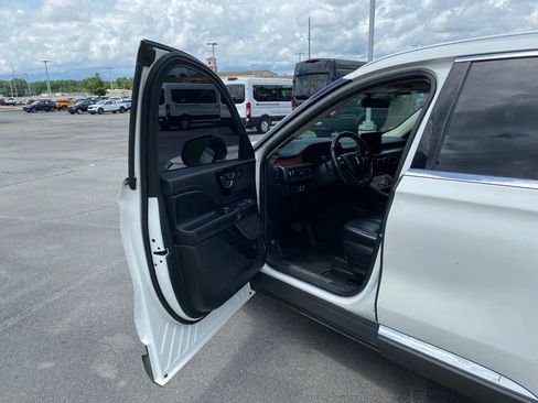 Used 2020 Lincoln Aviator Reserve w/ Elements Package Plus RWD image 11