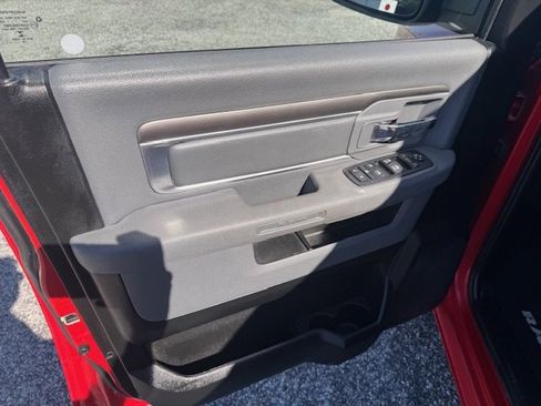 Used 2019 RAM 1500 Classic SLT image 13