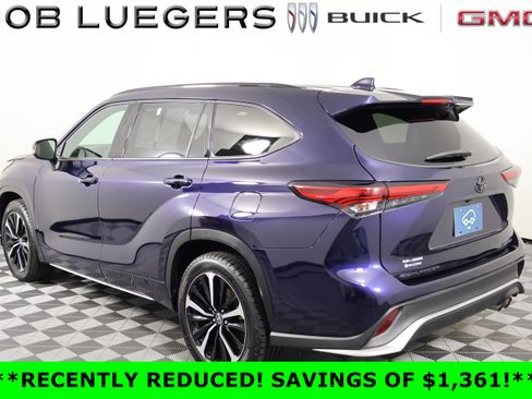 Used 2021 Toyota Highlander XSE AWD/4WD image 4
