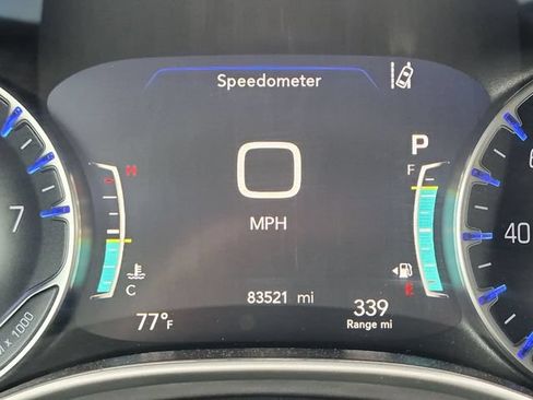 Used 2024 Chrysler Pacifica Touring-L FWD image 13