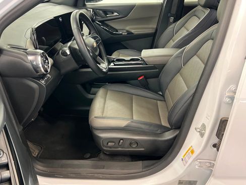 Used 2025 Chevrolet Equinox LT w/ Convenience Package II AWD/4WD image 17