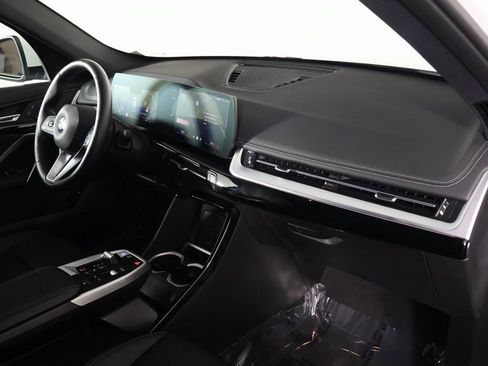 Used 2025 BMW X1 xDrive28i w/ Convenience Package AWD/4WD image 9